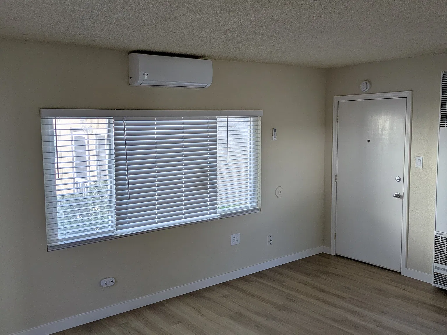 2 bed, 650 sqft, $2,400 — Photo 4