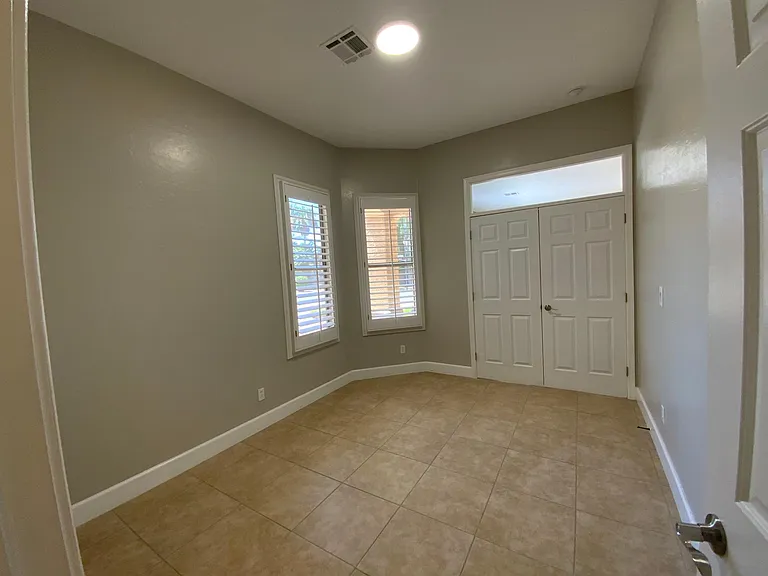 6204 E Phelps Rd — Photo 28
