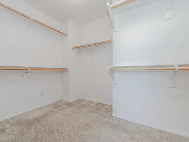 6954 Stanza Ct — Photo 25