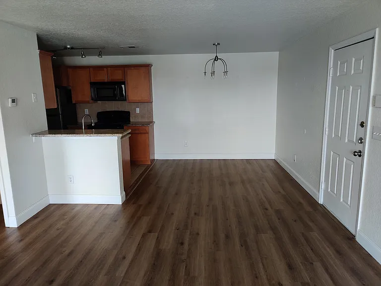 8915 Latrec Ave #204 — Photo 4