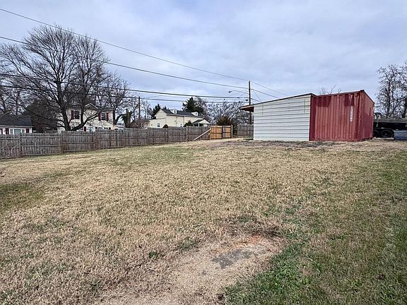 4th image of 419 Carmody Hills Dr
