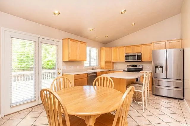 347 E La Vera Ln — Photo 3