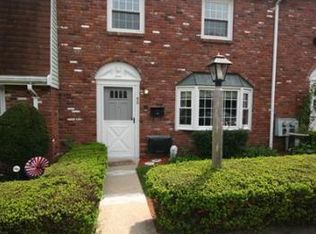 52 Queensboro Ct, Norwood, MA 02062