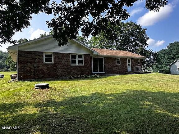 3rd image of 1217 Barton Rd
