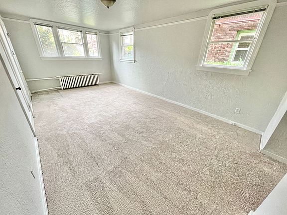 4th image of 722 10th Ave E APT B2