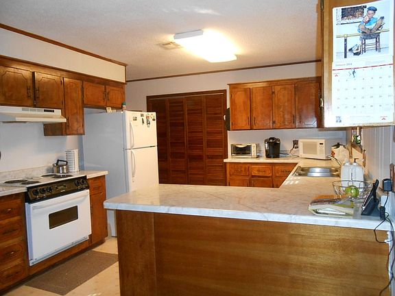 3rd image of 501 Hudson Dr