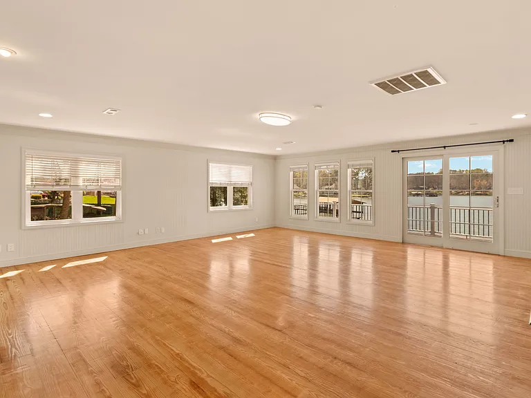 118 Revere Dr — Photo 14