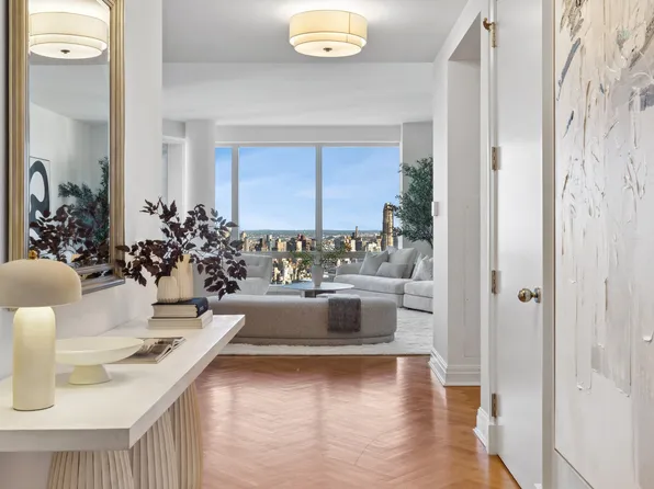 25 Columbus Circle image 2 of 19