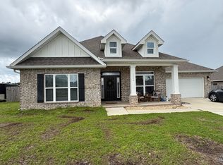 1114 Shoal River Dr, Crestview, FL 32539