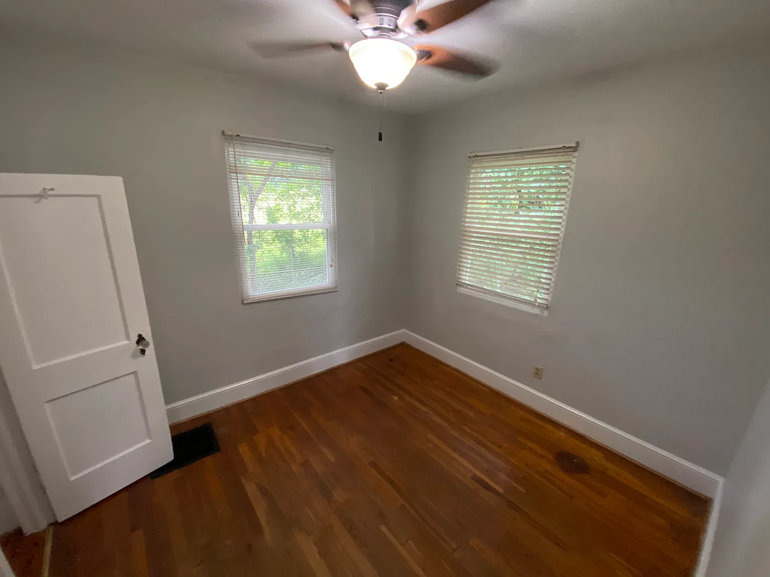 2 bed, 900 sqft, $1,100 — Photo 4