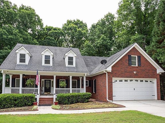 2nd image of 825 Harvest Ln
