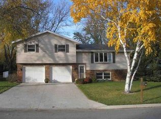 507 8th St, Waunakee, WI 53597