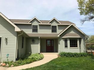 39185 60th St, Burlington, WI 53105