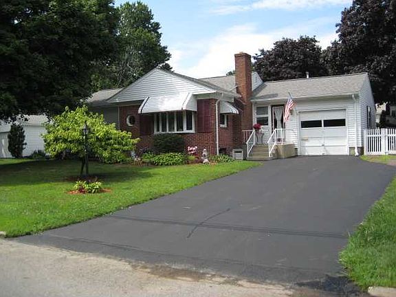 5th image of 89 Belvedere Dr