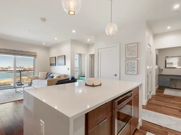 99 Sumner St #Penthouse 621, Boston, MA 02128