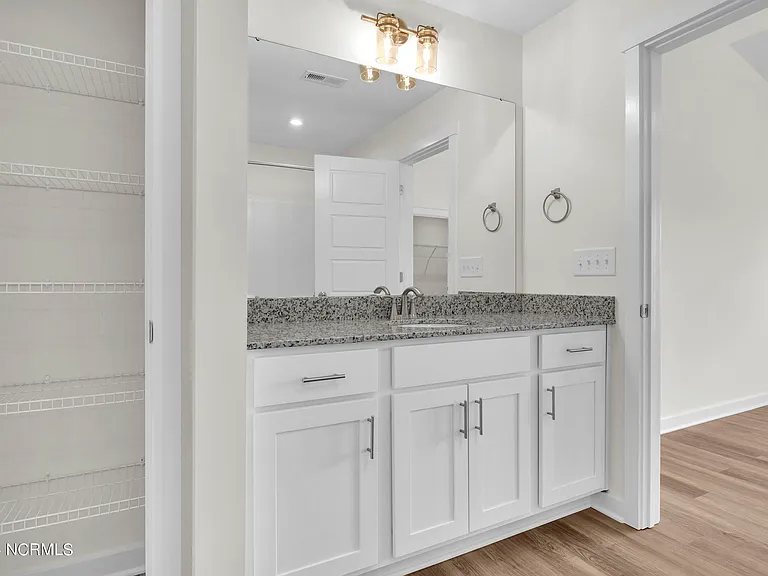 7052 Crew Dr — Photo 16