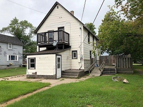 2nd image of 1009 Superior Ave