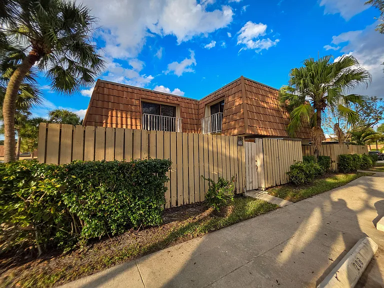 832 Blue Ridge Cir — Photo 1