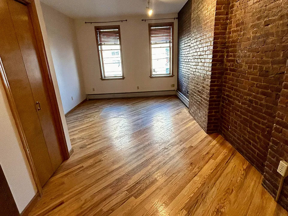 218 Jefferson St #3