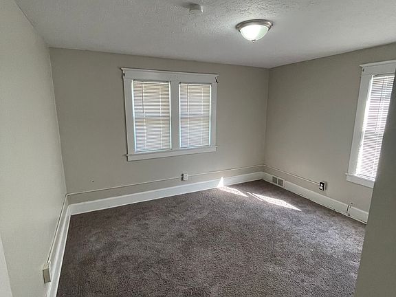 2nd image of 62 Fernwood Ave Room 3