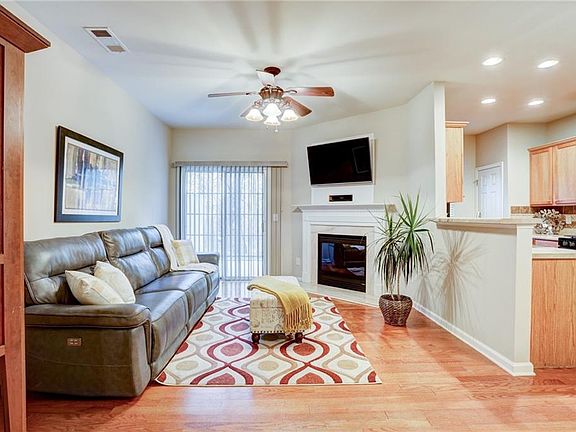 5th image of 3331 Thornbridge Dr