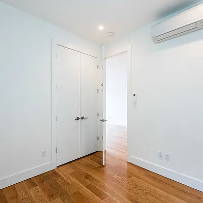 Rented by Nooklyn NYC LLC | media 19