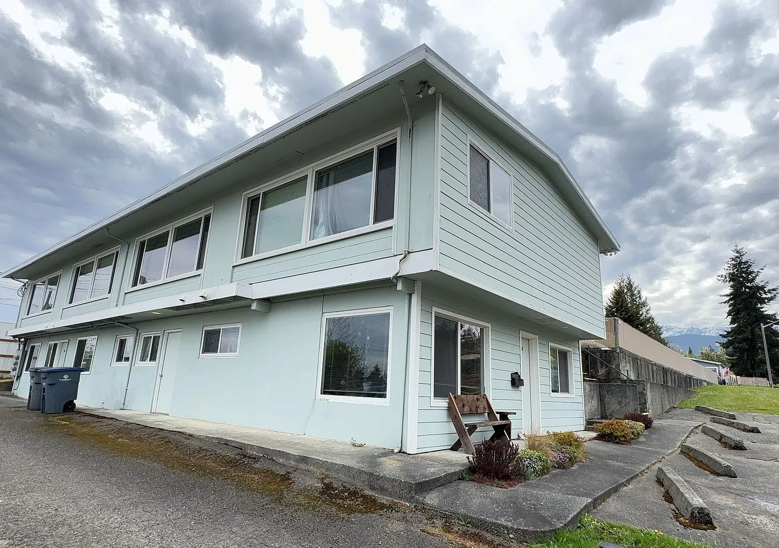 301Vas - McLaughlin — Photo 3