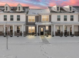 933 E 117th Ln, Crown Point, IN 46307