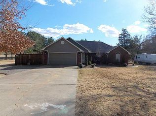 404 Coggins Ave, Poteau, OK 74953