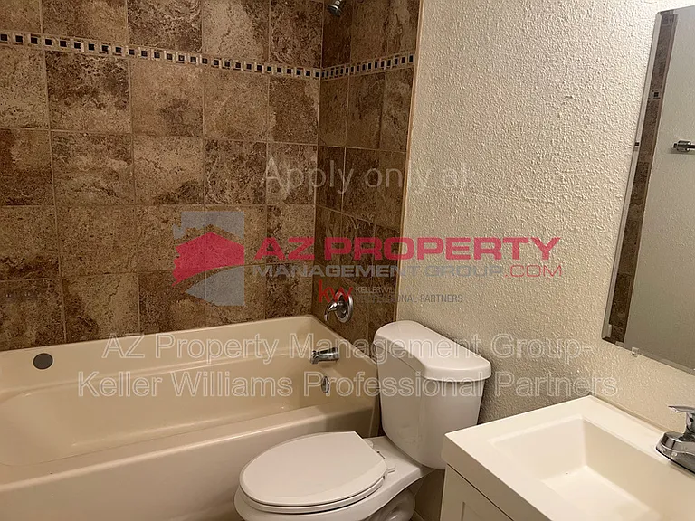 207 S 3rd St — Photo 4