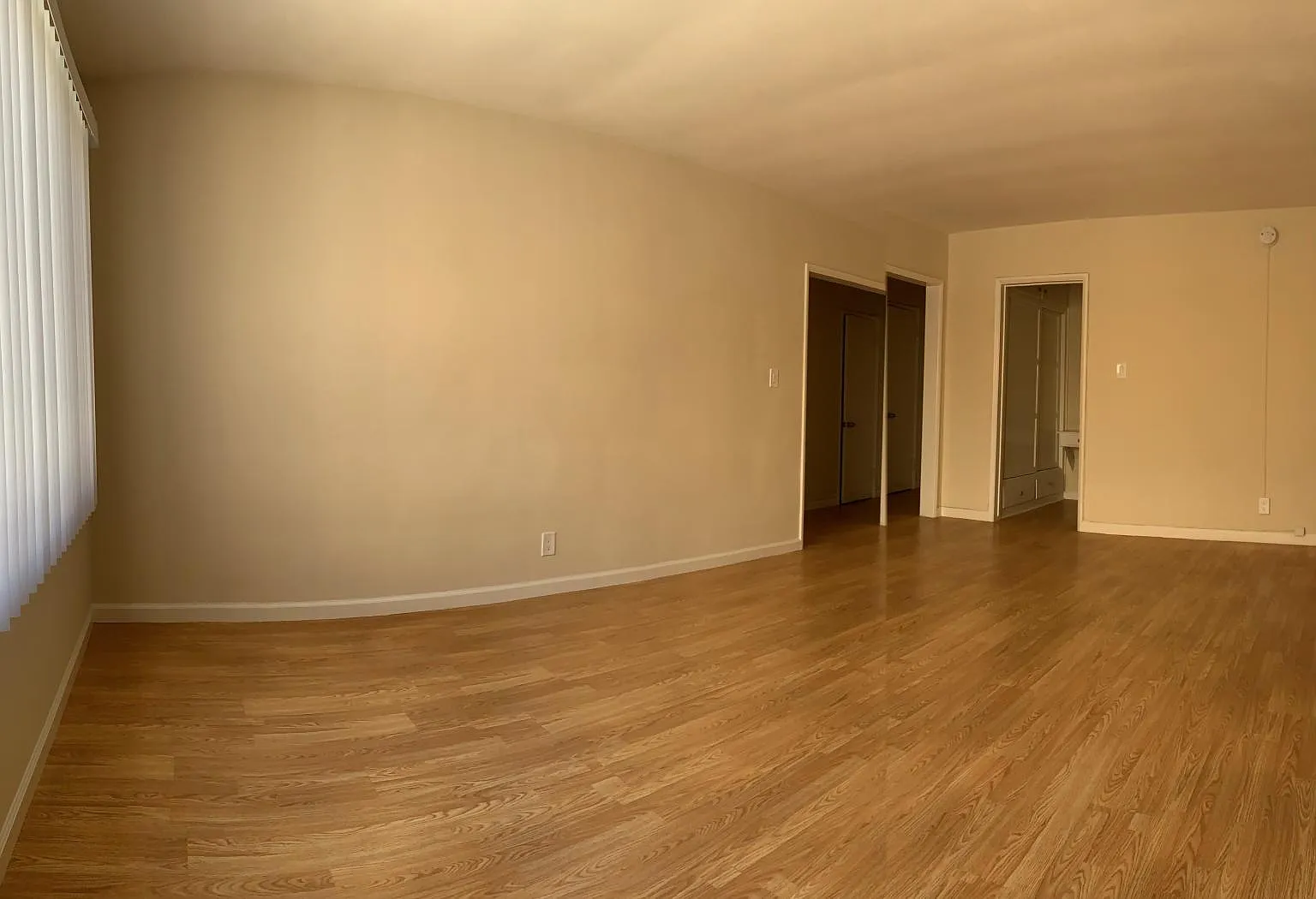 Studio, 800 sqft, $1,600 — Photo 3