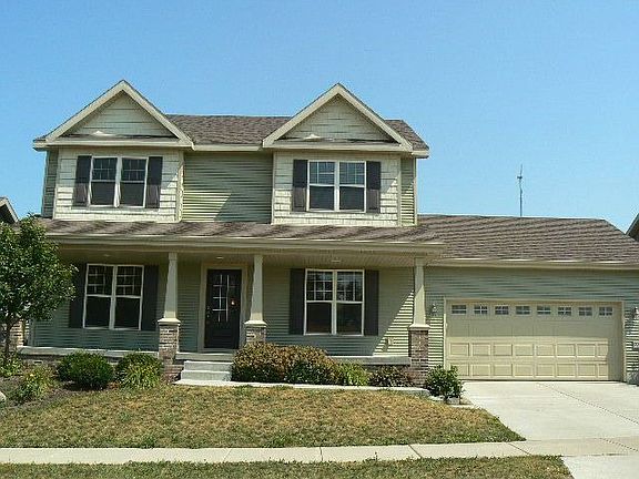 2nd image of 9008 Pine Hollow Pl
