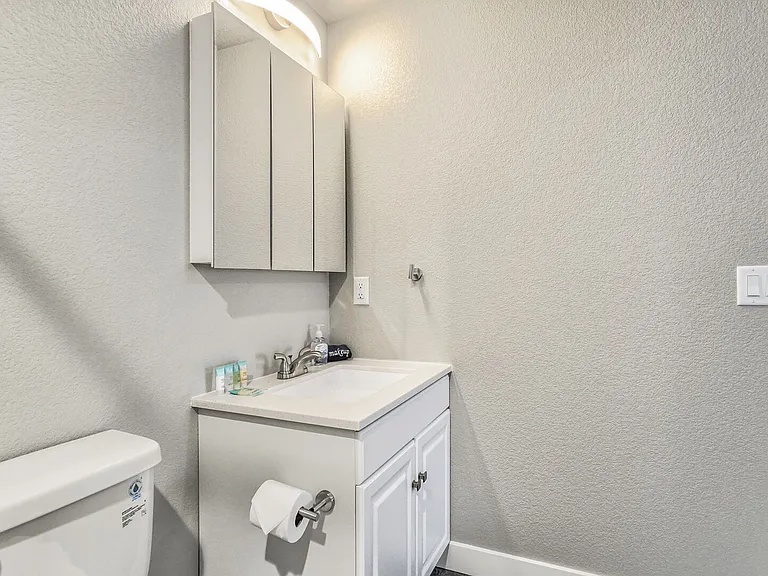 Full master bathroom