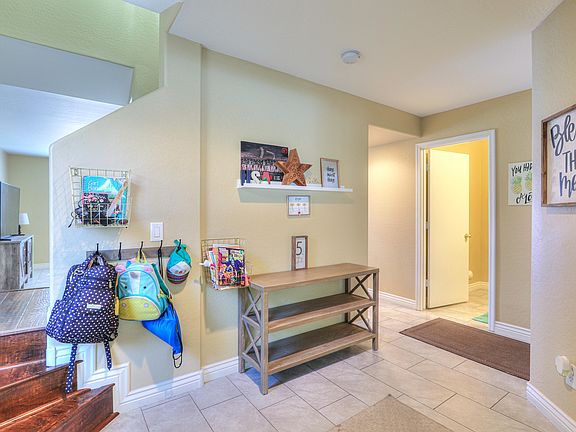 5th image of 39975 W Thornberry Ln