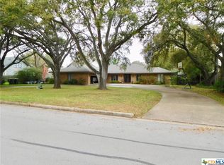 1515 Saint Vincent St, Gonzales, TX 78629
