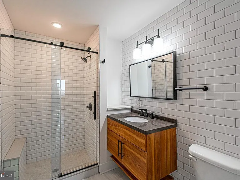 1211 Bainbridge St #4A — Photo 9