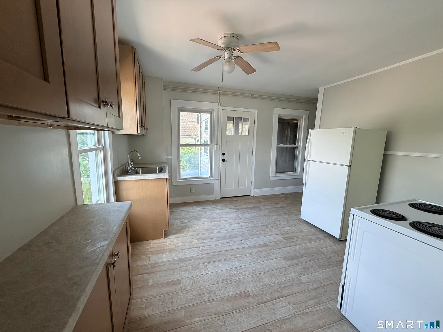 2 bed, 1.0 bath, 1884 sqft, $1,450 — Photo 2
