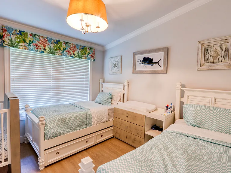 214 Aberdeen Ct — Photo 42