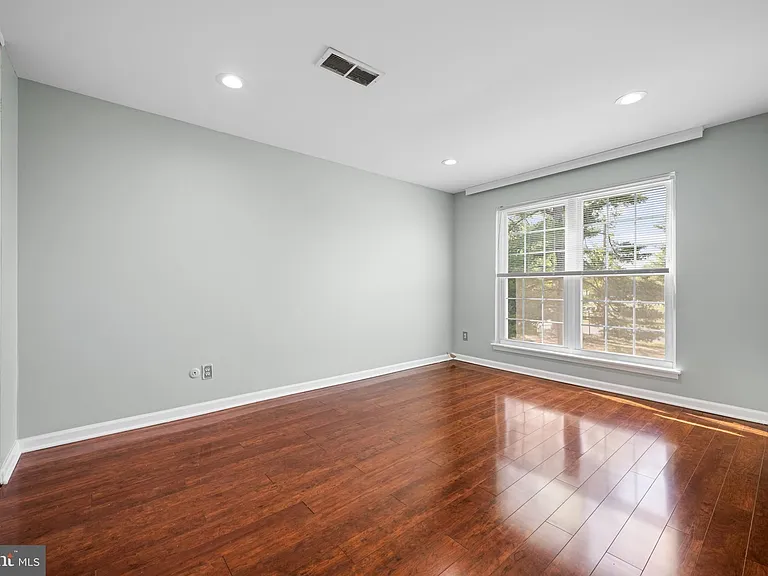 275 Green St #4A6 — Photo 14