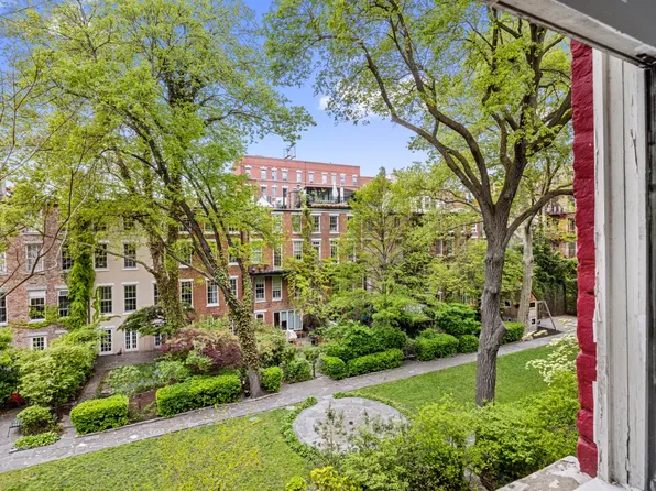 178 Sullivan Street image 17 of 18