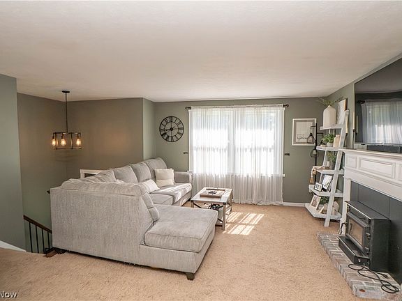 5th image of 1590 Sunnyacres Rd