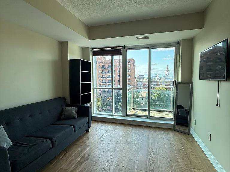 134 York St #805 — Photo 5