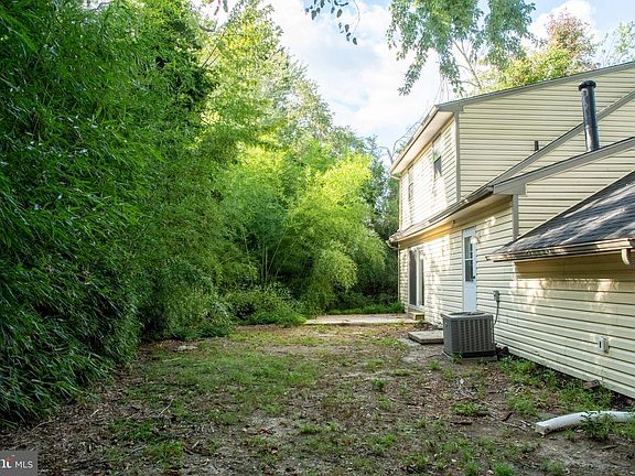 4th image of 203 Spring Dr