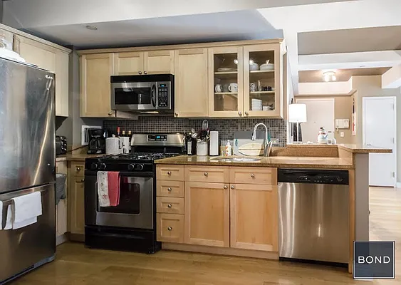 Rented by Bond New York | media 15