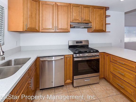 3rd image of 1056 Belmont Ave APT 304