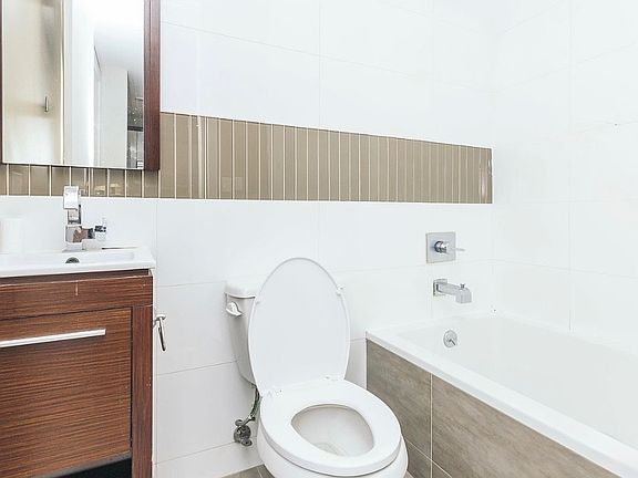 5th image of 96 Diamond St #3F