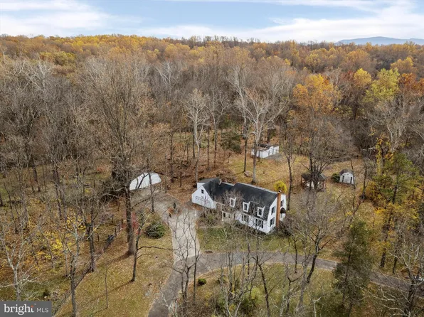 6953 Middle Rd, Middletown, VA 22645