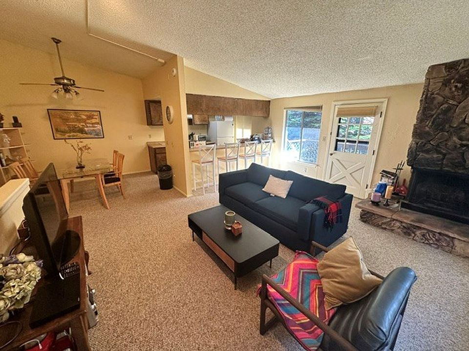 1st image of 723C Gary Ln