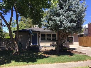 1032 SW J St, Grants Pass, OR 97526