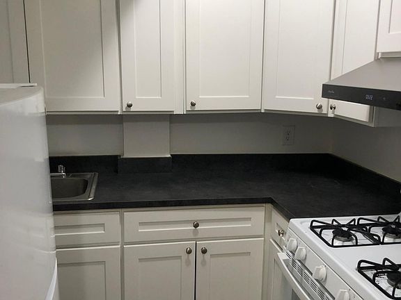 3rd image of 14305 41st Ave #409